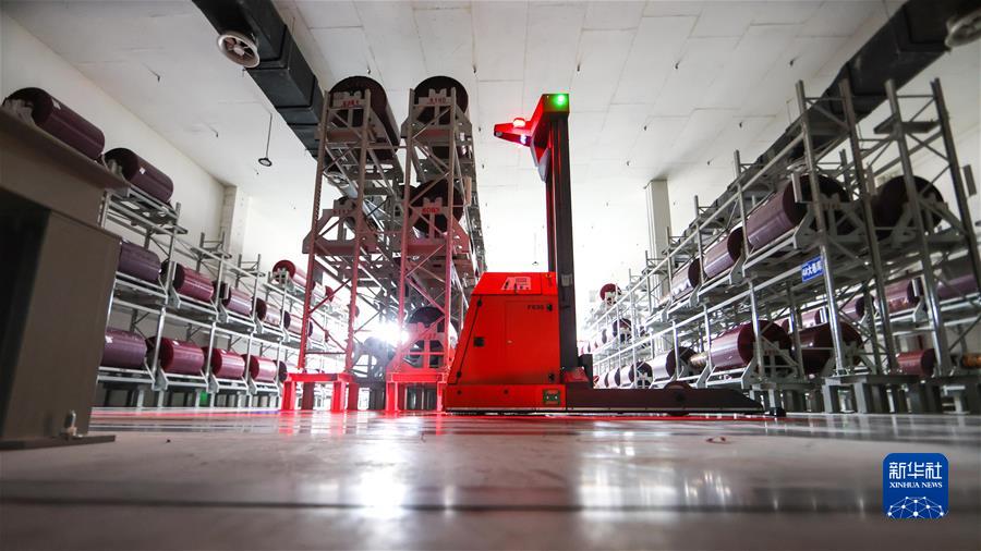 (圖文互動(dòng))(15)“中國(guó)經(jīng)濟(jì)發(fā)展前景一定會(huì)更加光明”——習(xí)近平總書記引領(lǐng)統(tǒng)籌推進(jìn)高質(zhì)量發(fā)展和高水平安全述評(píng)